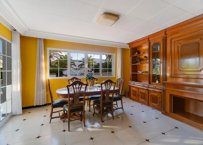 Villa Joel - Casa Con Piscina Cerca De La Playa *