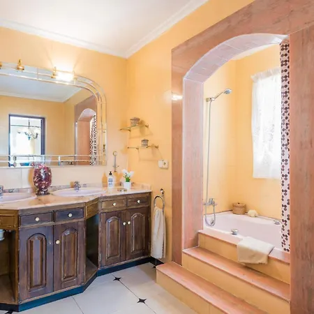 Joel - Palacio Menorquin Con Piscina Privada Villa Son Carrio (Menorca)