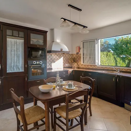 Joel - Casa Con Piscina Cerca De La Playa