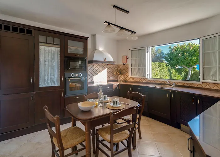 Joel - Casa Con Piscina Cerca De La Playa